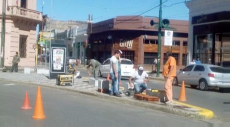 Trabajos de embellecimiento en la plazoleta de Urquiza y Galarza (1)