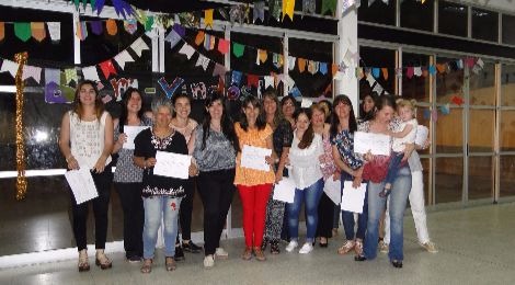 Emotiva entrega de certificados del curso de Portugués en la Escuela 4